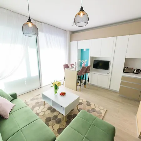 De Lux Mythical 8 * Paralimni